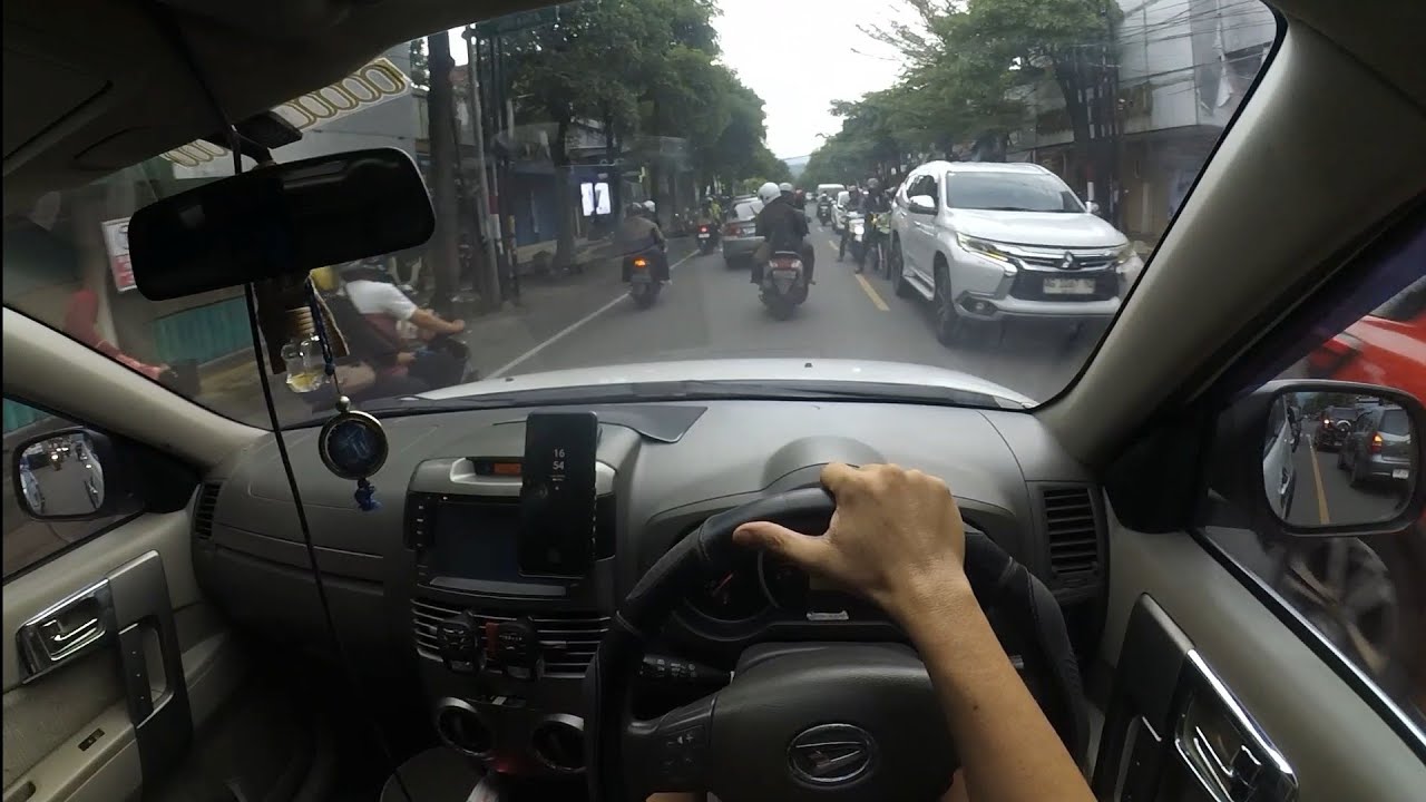 345 POV DRIVING MERAYAP DI KEMACETAN 
