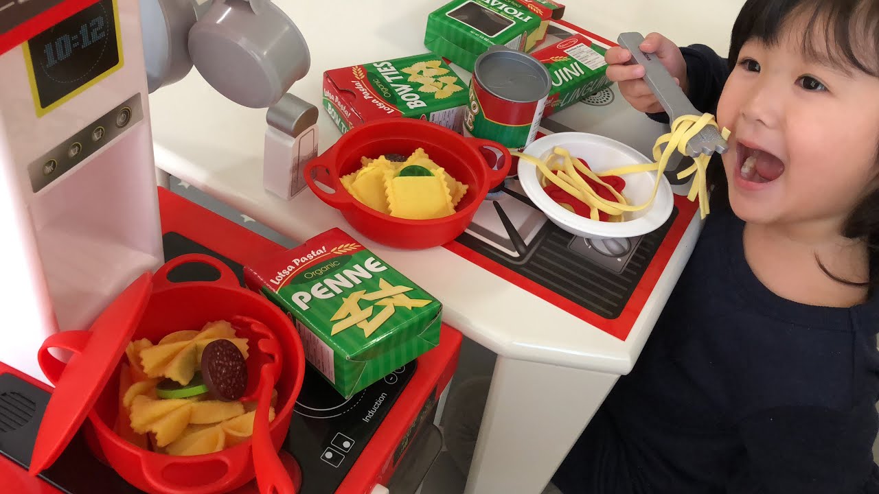 パスタセットのおもちゃでおみせやさんごっこ！おままごと Kids Play Shop and Pasta Set Toy