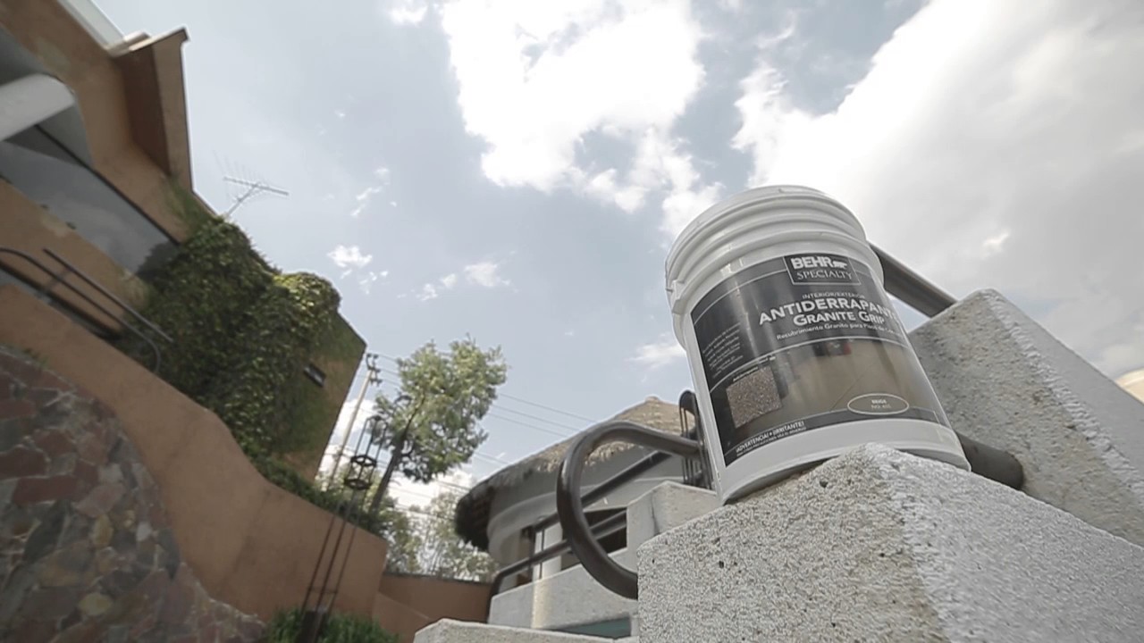 BEHR - Pon manos a la obra con Granite Grip™ de BEHR®.