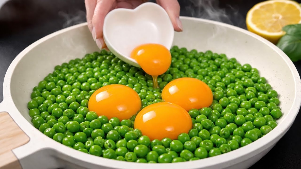 Горошек и яйца лучше, чем пицца! Простое блюдо на сковороде.
