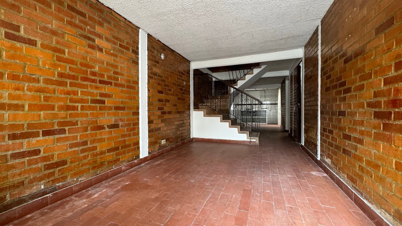 Casa de dos pisos en venta Barrio Hacienda Buenos Aires Palmira Valle del Cauca Colombia