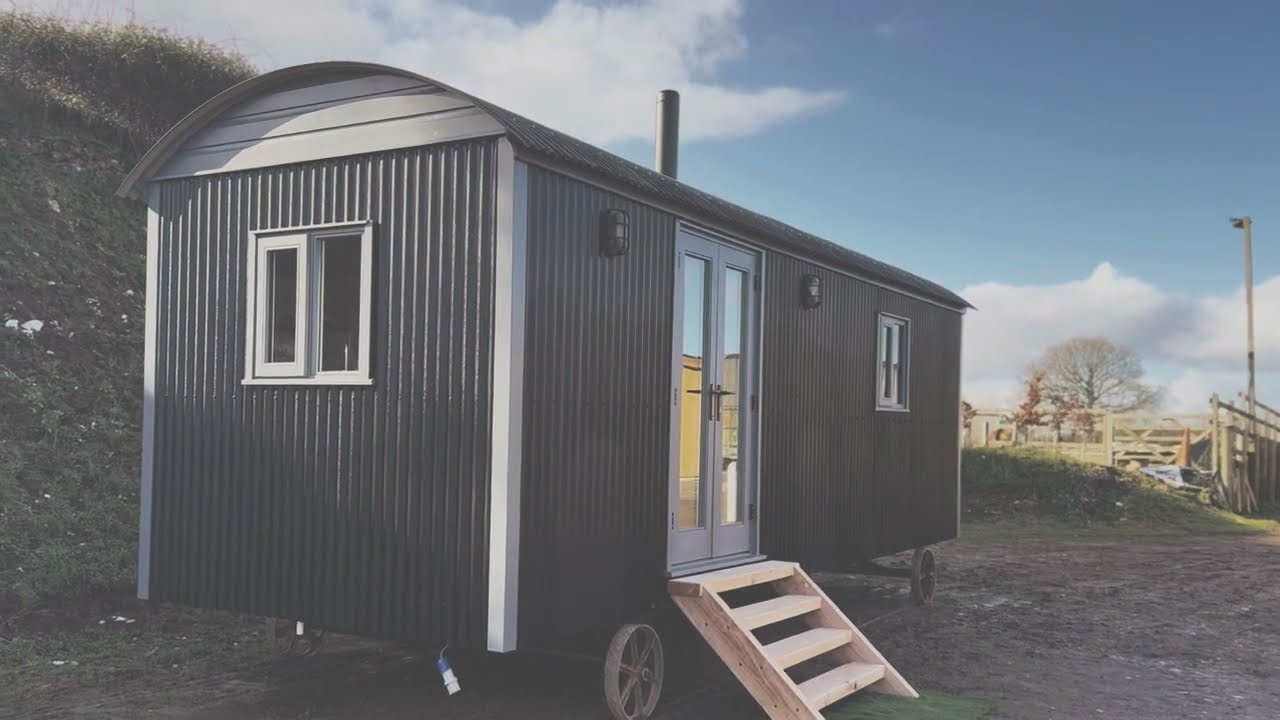 The Bantham | 7.5m Luxury Shepherd&rsquo;s Hut for Sale &ndash; Handcrafted Tiny Home UK