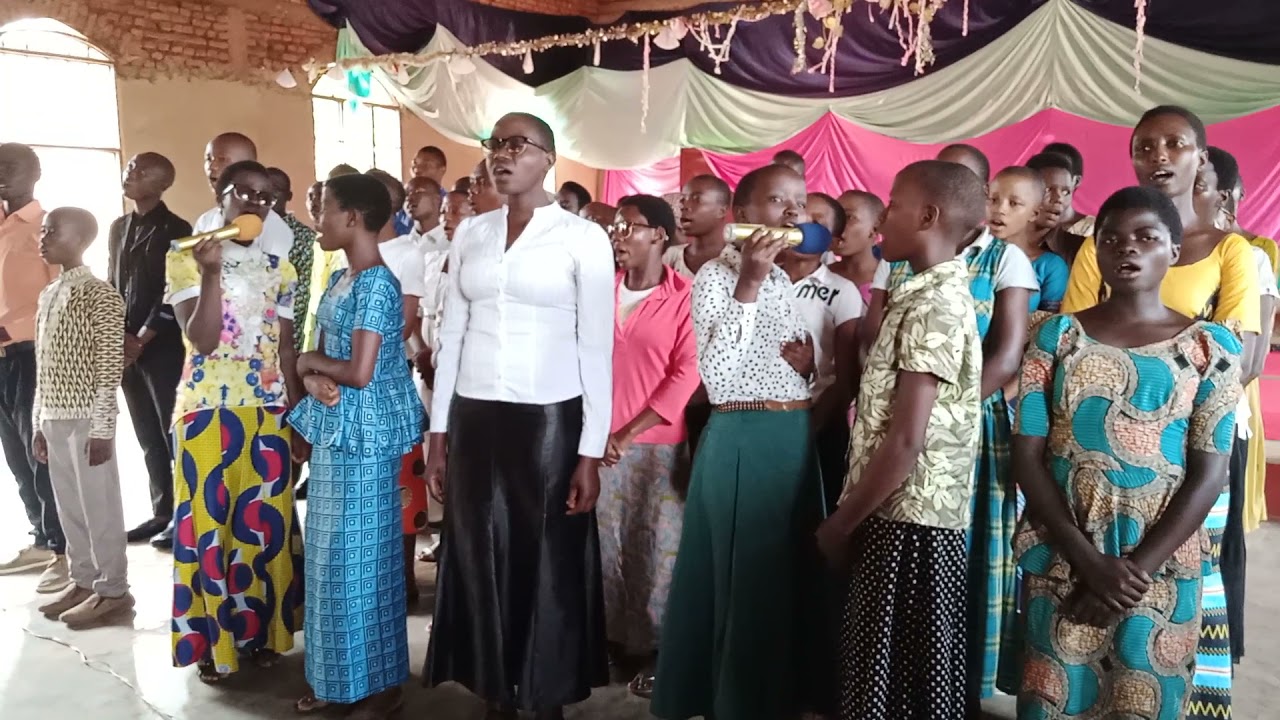 Ibi bihe tugezemwo dusabwa gukizwa neza! kurikirana aba baririmvyi wumve impamvu.