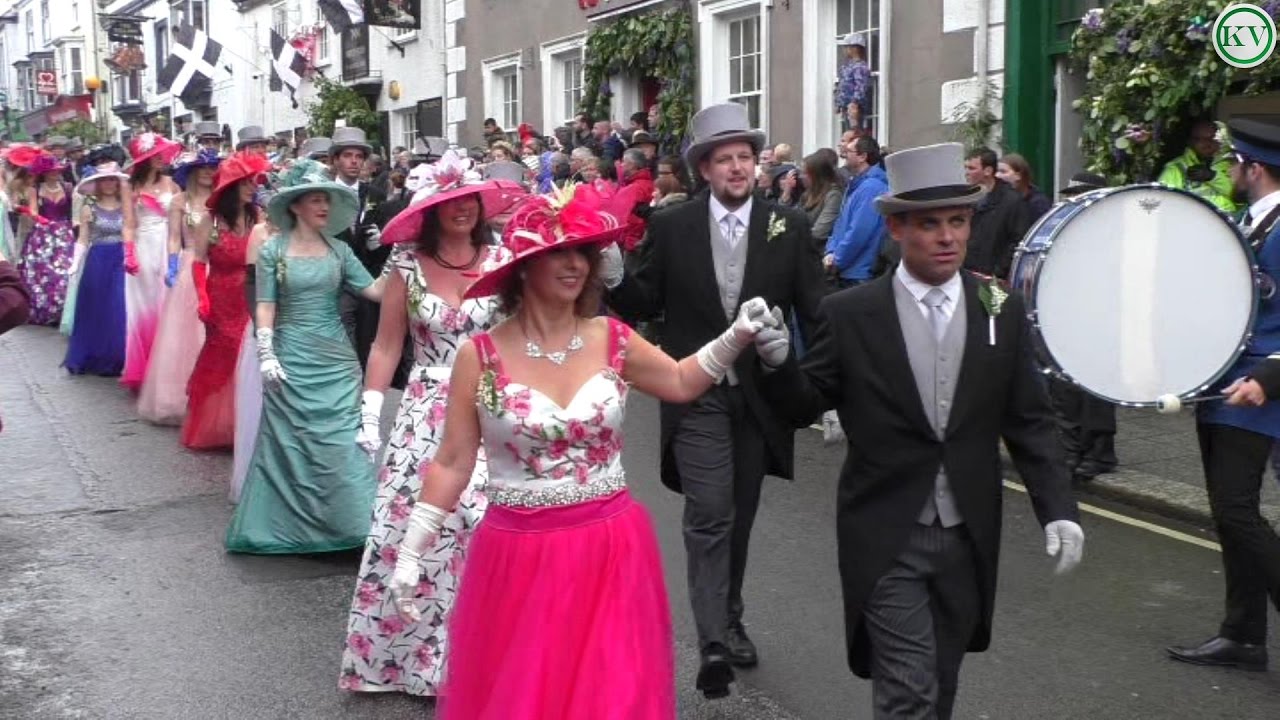 Helston Flora Day 2017, The Midday Dance