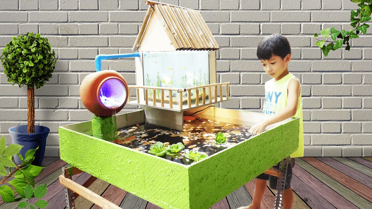 Construisez votre cour supérieure plus belle avec une mini maison en bambou et un aquarium