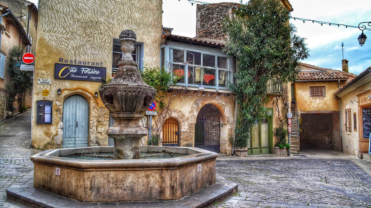 Venasque, Vaucluse  Les plus beaux villages de France