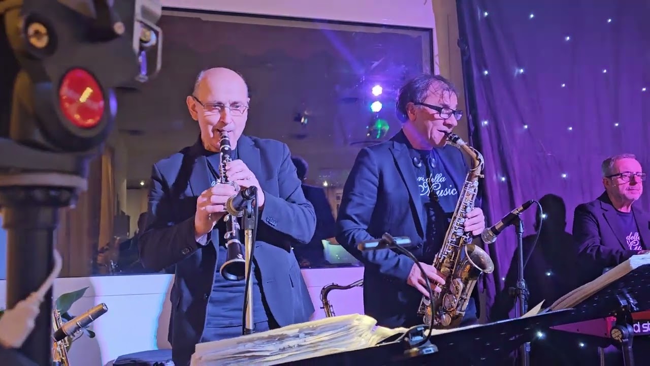 DOLORE valzer di Casadei eseguito dall'orchestra LA NUOVA ROMAGNA FOLK 