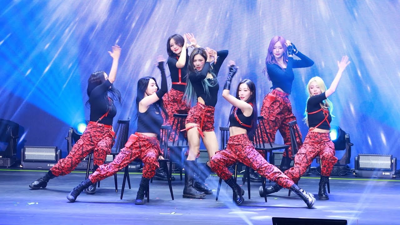 221029 Dreamcatcher - 'Whistle' Fancam | 드림캐쳐 휘슬 직캠 @콘서트