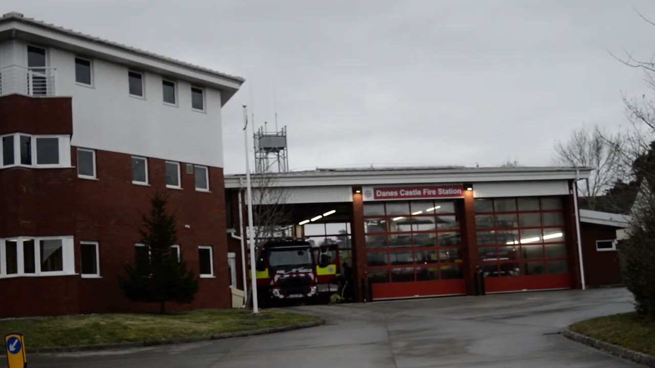 Exeter Danes Castle fire station, blue watch turn out to a fire in the open (small),KV32P1