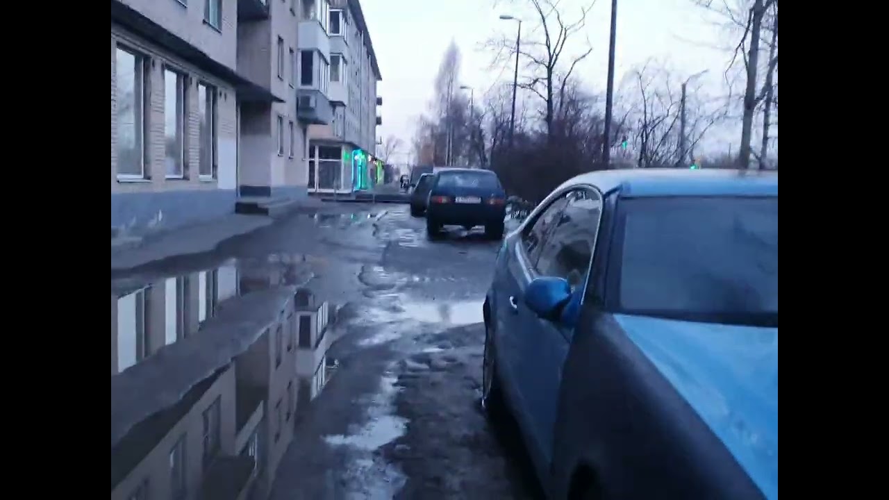 Весна,лужи.А я за посылкой,которая очень меня расстроит...