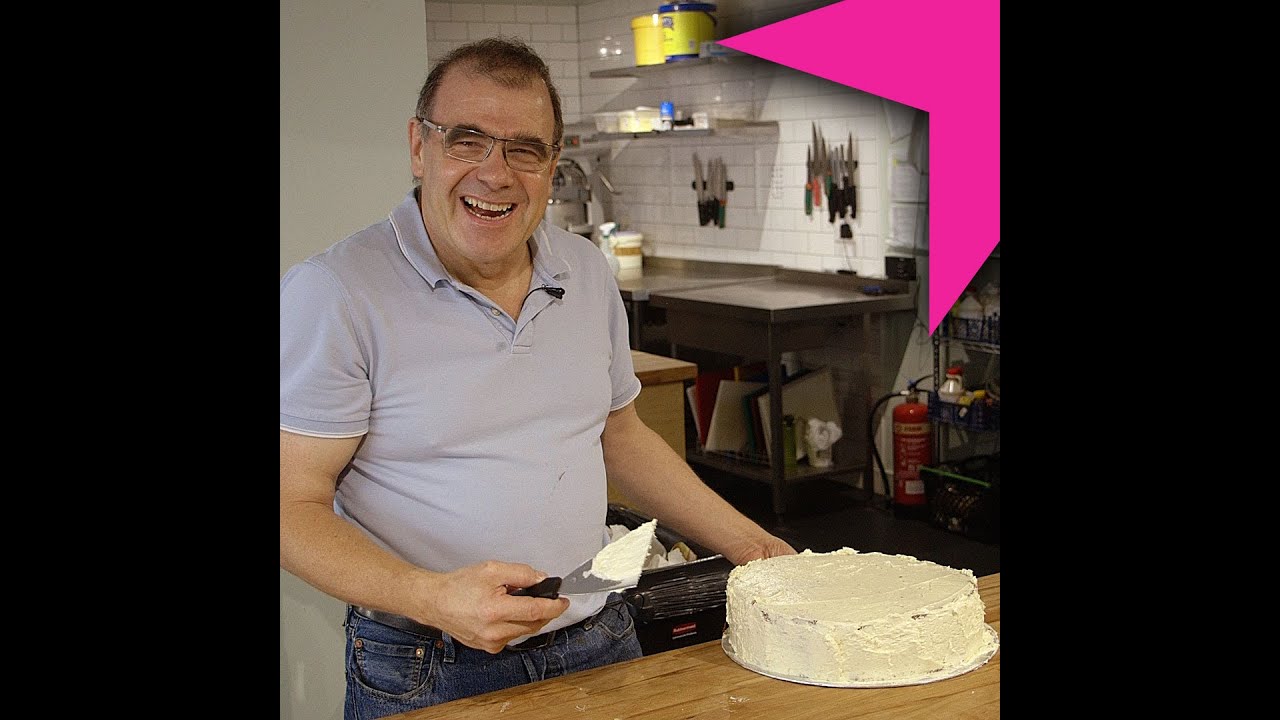 Jürgen makes us a Birthday Cake (5 minutes of Classical Music Chat)