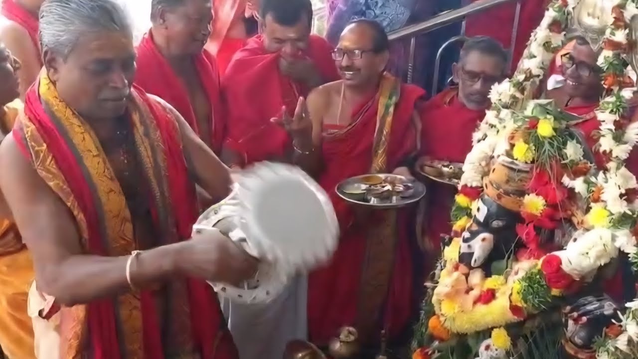 సంకష్ట హర చతుర్థి సందర్భంగా మహా గణపతికి పంచామృతాభిషేకాలు.