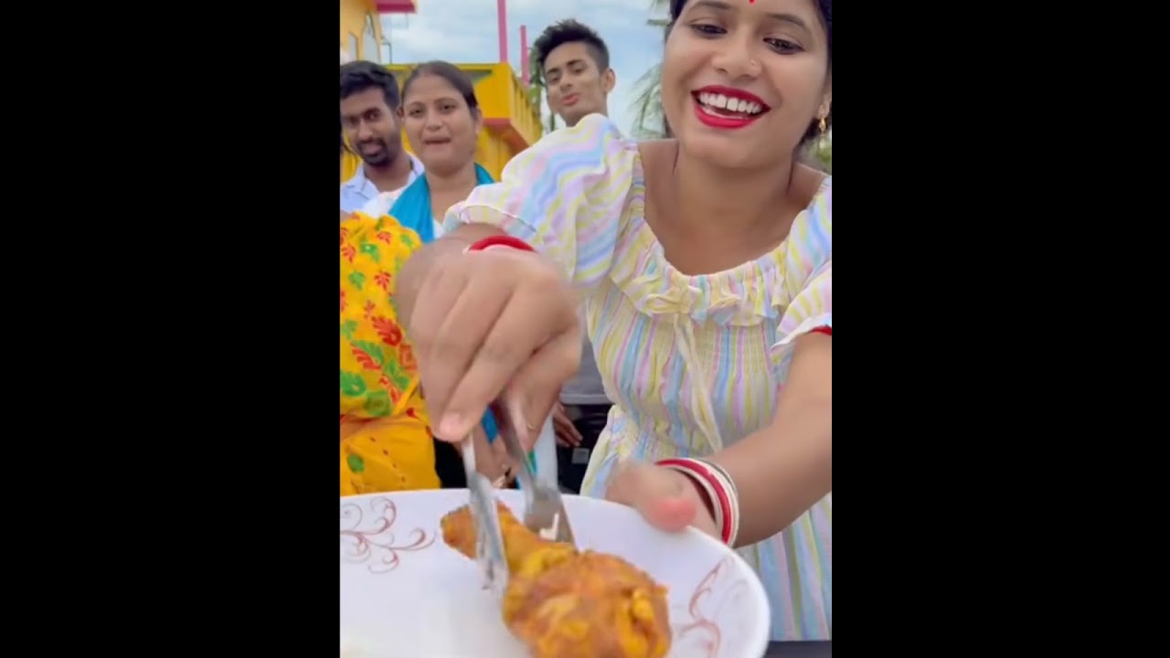 মজা দার খেলায় বোতল ফিলিপ করো আর উপহার জিতে নেয় #viralvideo #viralvideo 