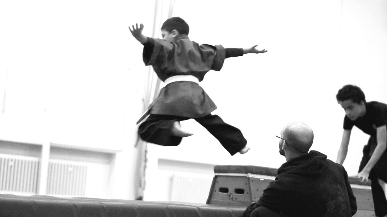 Kung Fu Kids - Jumping & Rolling