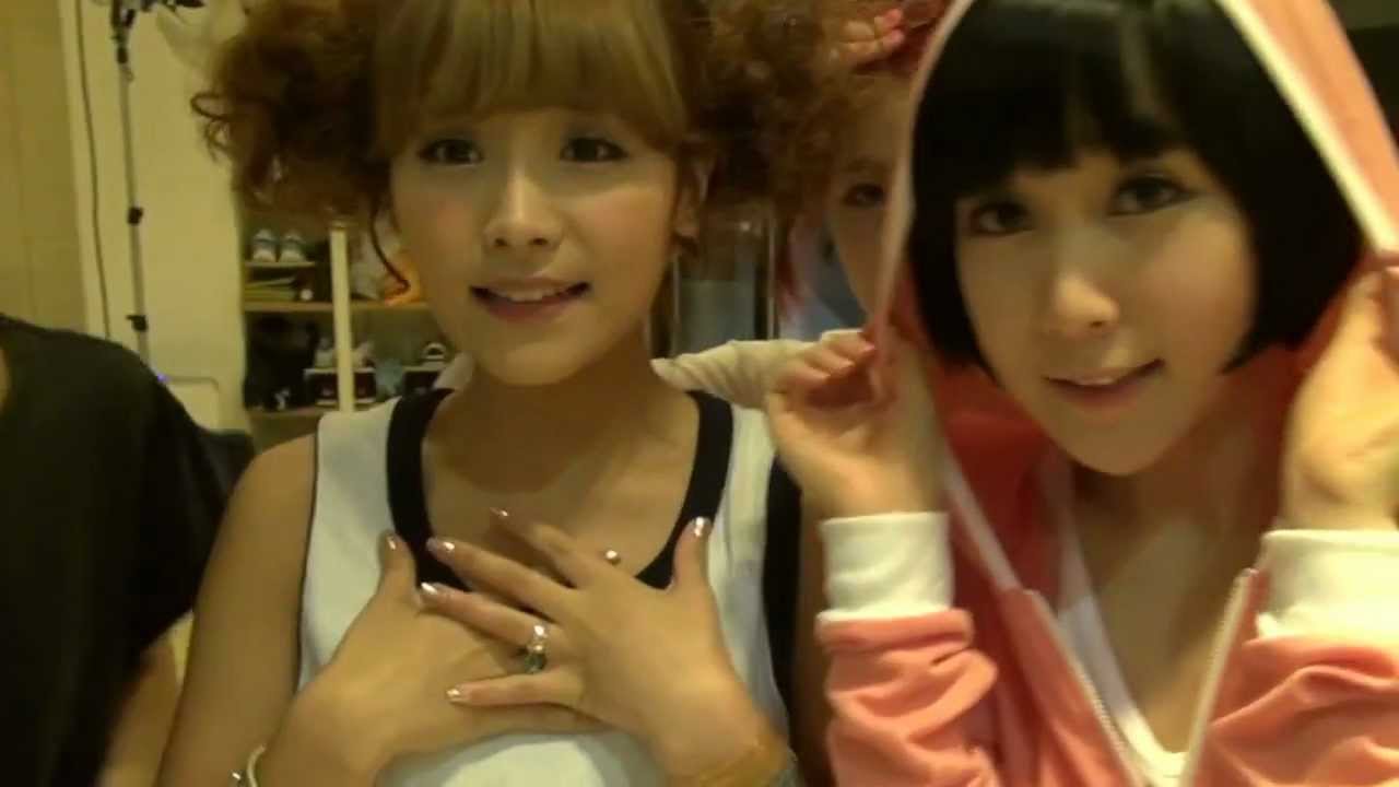 CRAYON POP (크레용팝) 연습실에서 :D