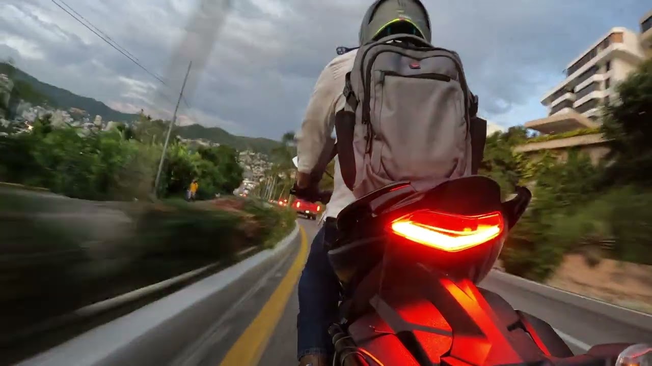 Toma en tercera persona con #goprohero10  #gixxer150 2024
