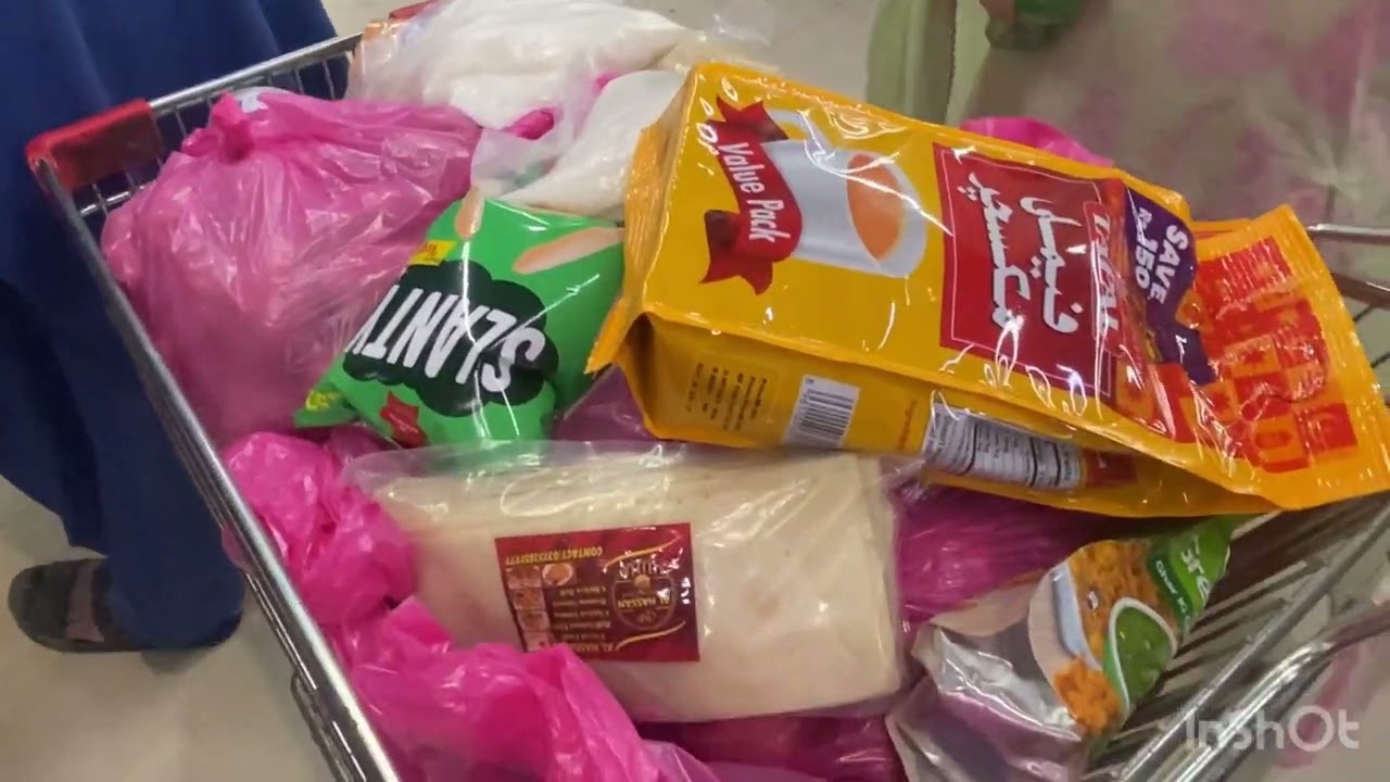 Ramzan ki ronak~ Ramdan grocery from dawood super market #ramdan_special #ramzangrocery
