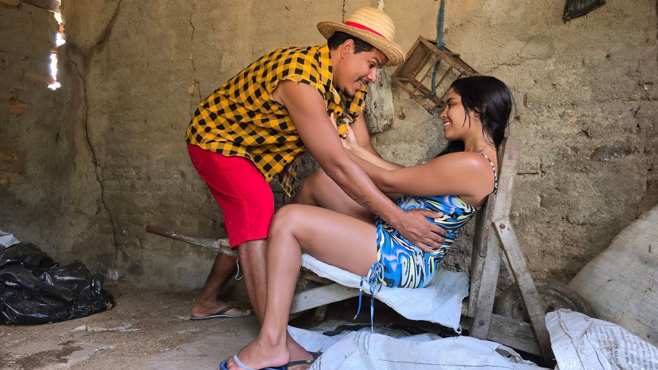 TERNURINHA FICA FOGOSA E AGARRA MAYKINHO NA CASINHA 