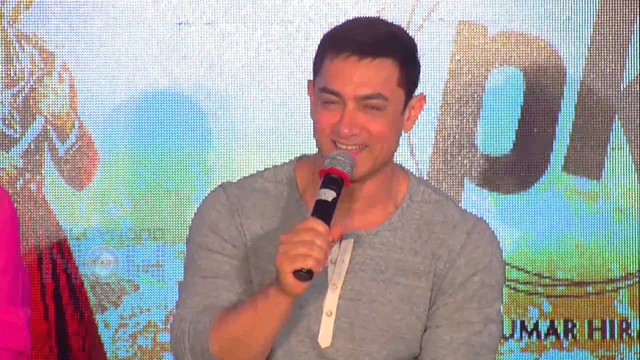 Aamir Taunts Shahrukh For Calling PK Poster Vulgar