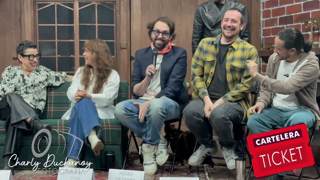 Que Desastre de Función - Presentación del Elenco (Conferencia de Prensa)