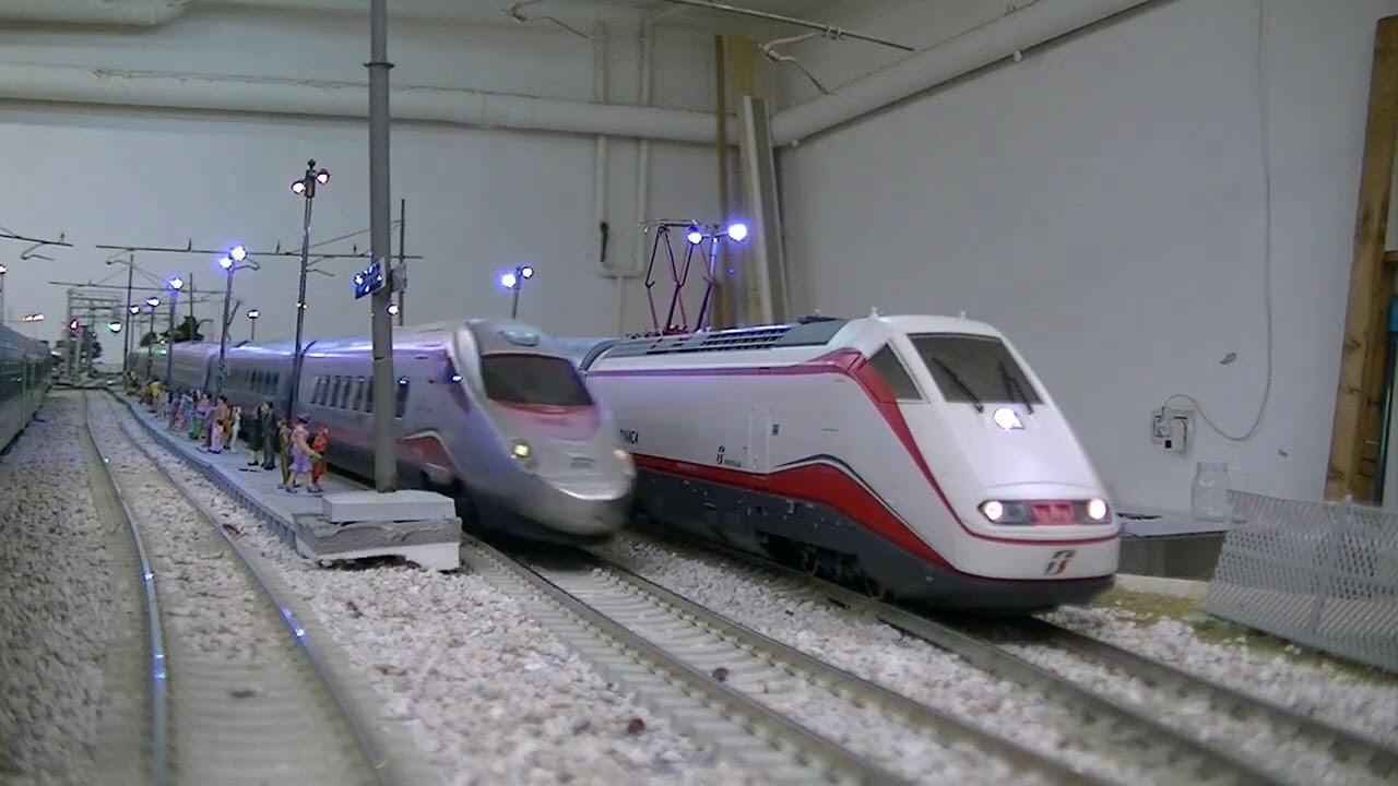 Plastico ferroviario H0   Frecciargento in transito   ottobre 2025