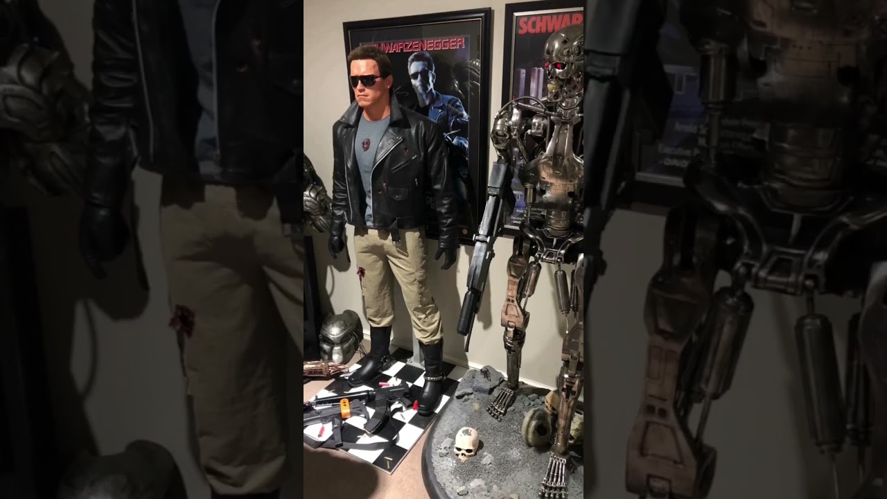 Life Size Terminator 1:1 Statue 