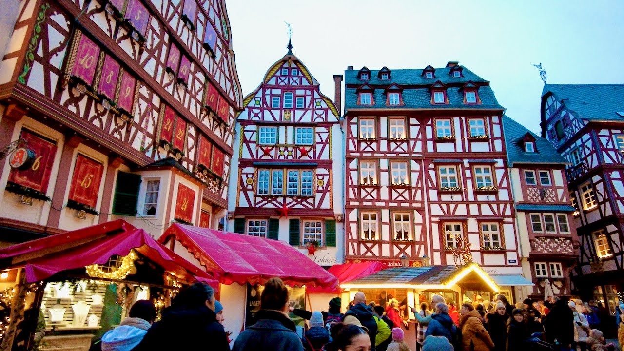 2024 Bernkastel-Kues Christmas Market Weihnachtsmarkt Walk Germany 4K60