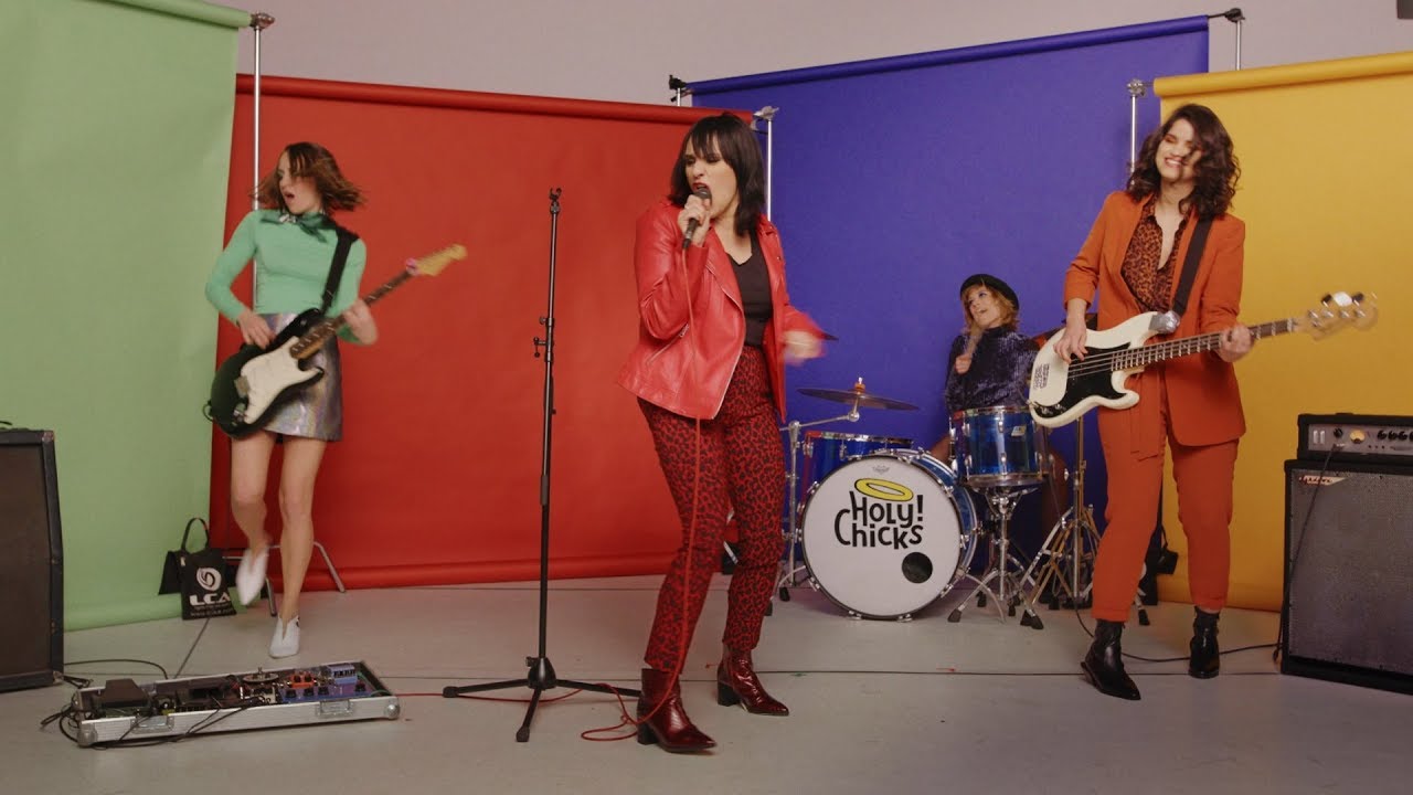 HolyChicks - Szabadon (Official Music Video)