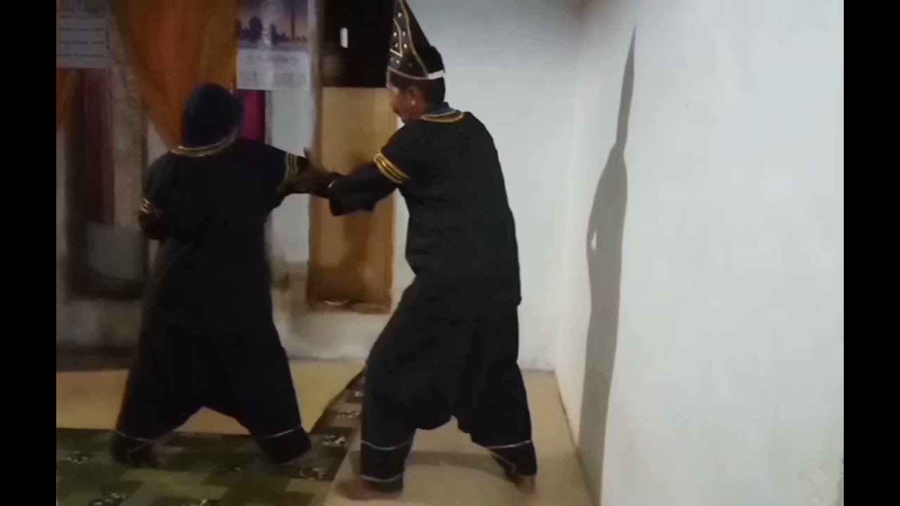 Silek Induak Ayam Minangkabau Di Daerah Kambang Pesisir Selatan