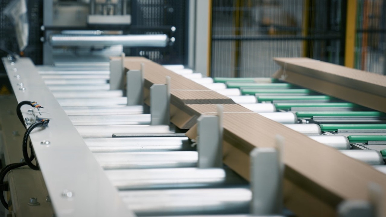 Pakea PALPROFIL 600‑2500 | Automatic Edge Board palletizing line for high‑speed production
