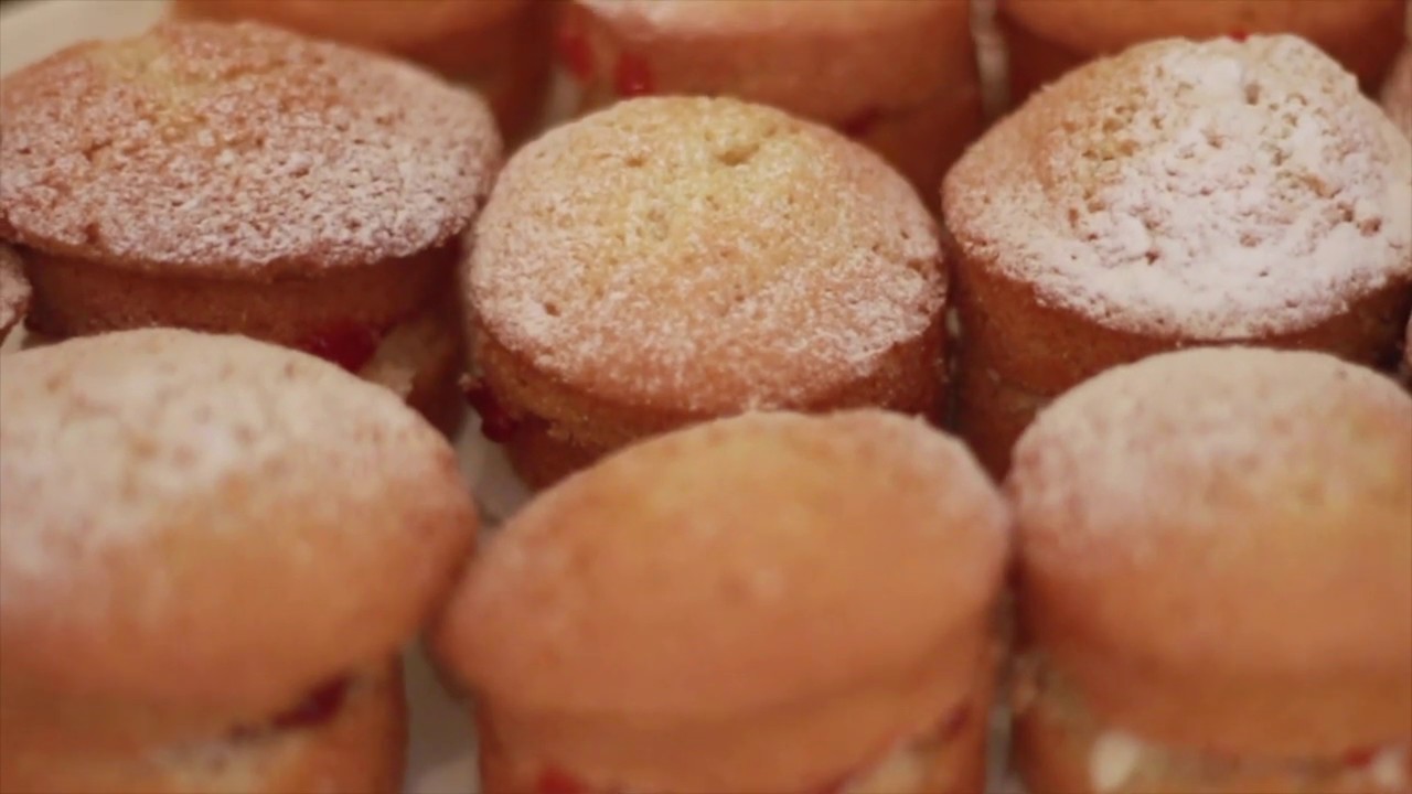 Mini Victoria Sponge Cakes *Tutorial*