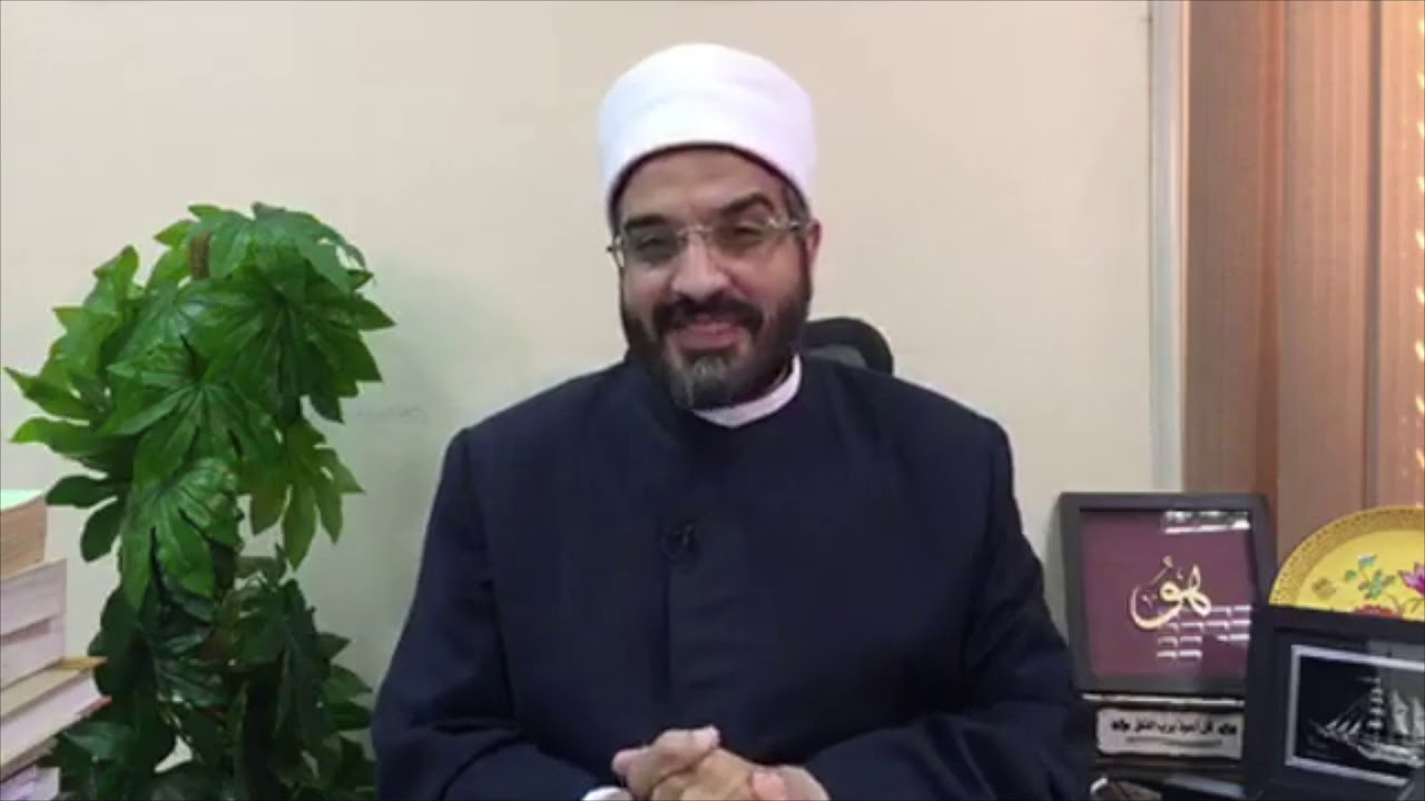 هل يصح الاستمرار في تناول الطعام أثناء أذان الفجر في رمضان؟