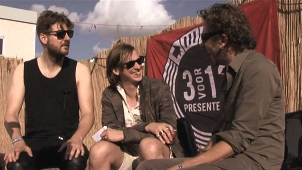 3VOOR12 Interview: De Jeugd van Tegenwoordig met Tom Barman op Lowlands 2011