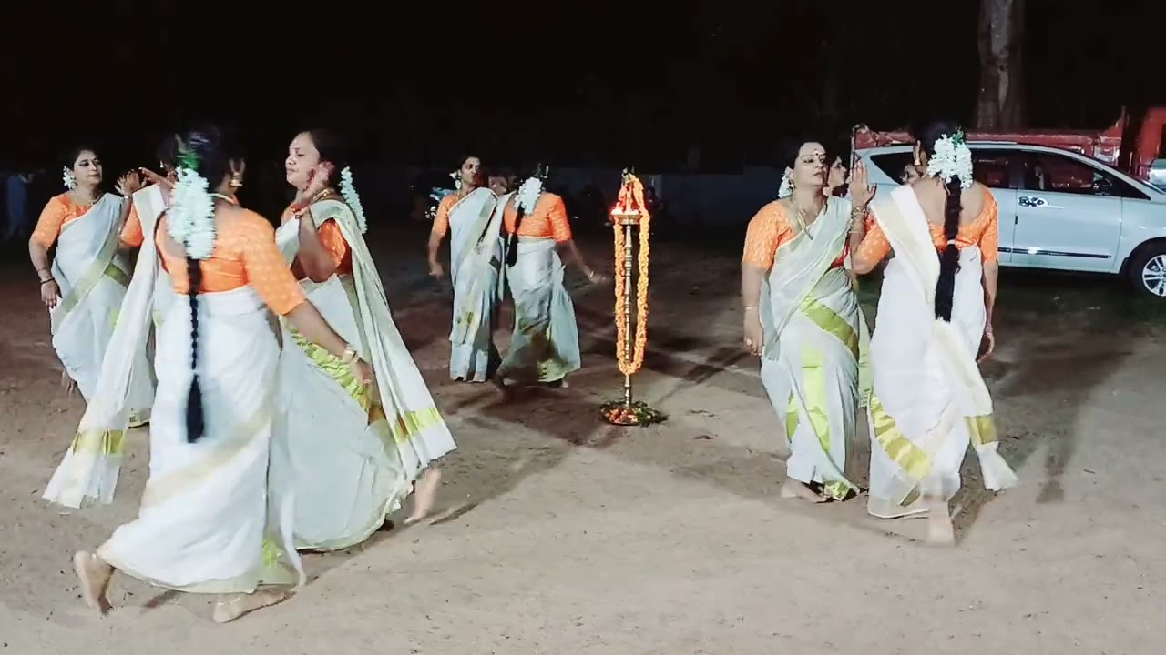 ശ്ലോകം, ഗണപതി സരസ്വതി മഹാദേവ സ്തുതി, പദം,വഞ്ചിപ്പാട്ട്,കുറത്തി,കുമ്മി,  മംഗളം ചേർത്ത് ഒരു തിരുവാതിര