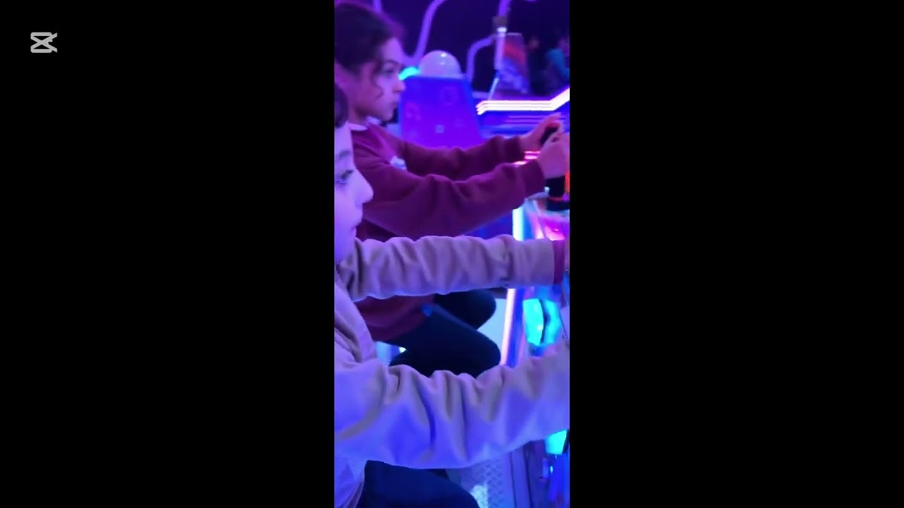 خريجة خفيفة أنا وبنتي بمناسبة النجاح