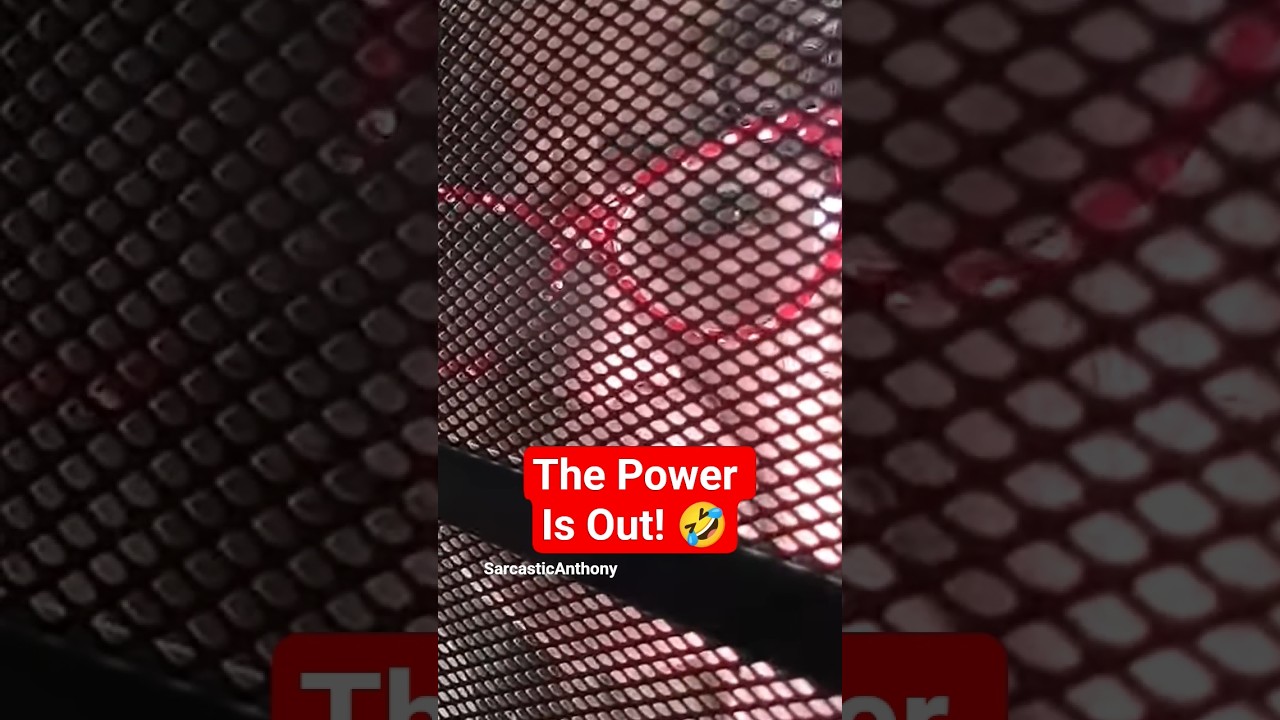 Сумасшедшая Карен ужасно на меня злится, потому что у неё отключилось электричество 😭 