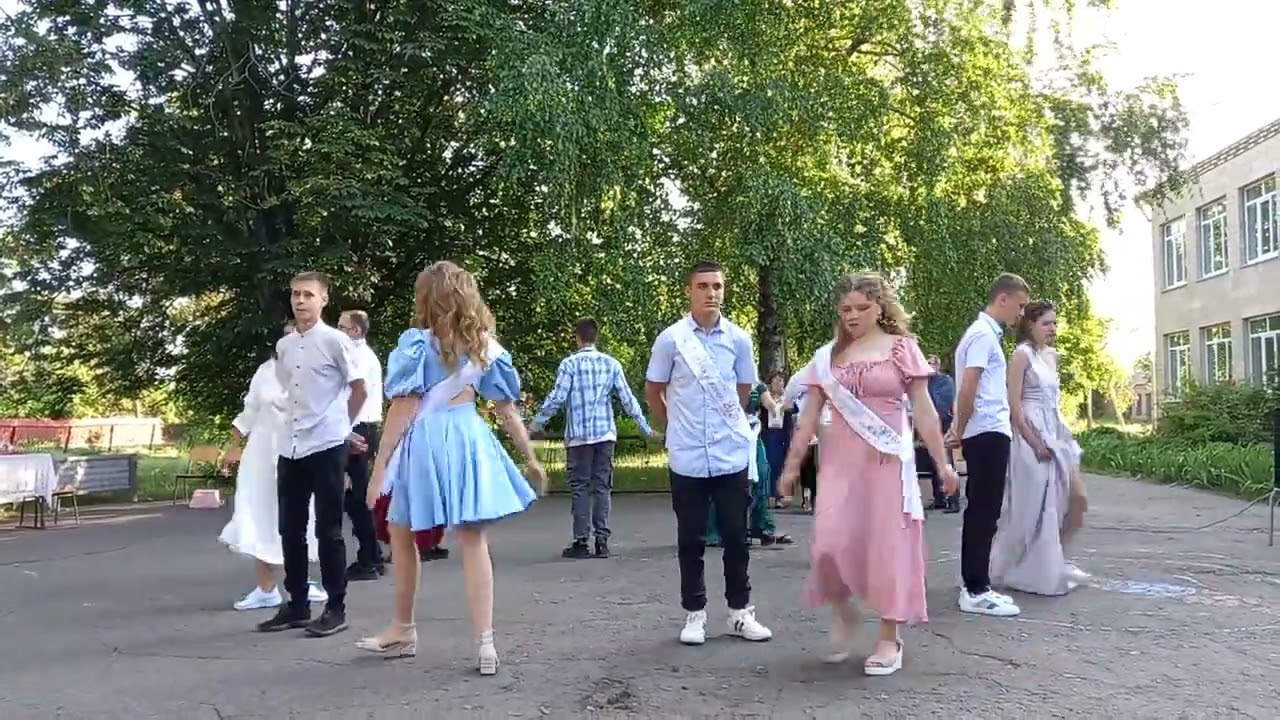 Прощальний вальс від випускників 2025 р.