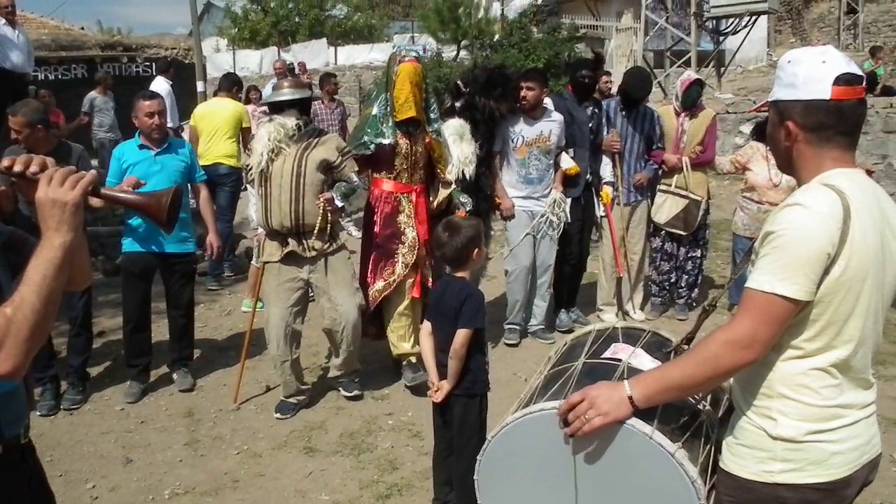 sivas divriği karasar köyü ( köy seyirlik oyunu)