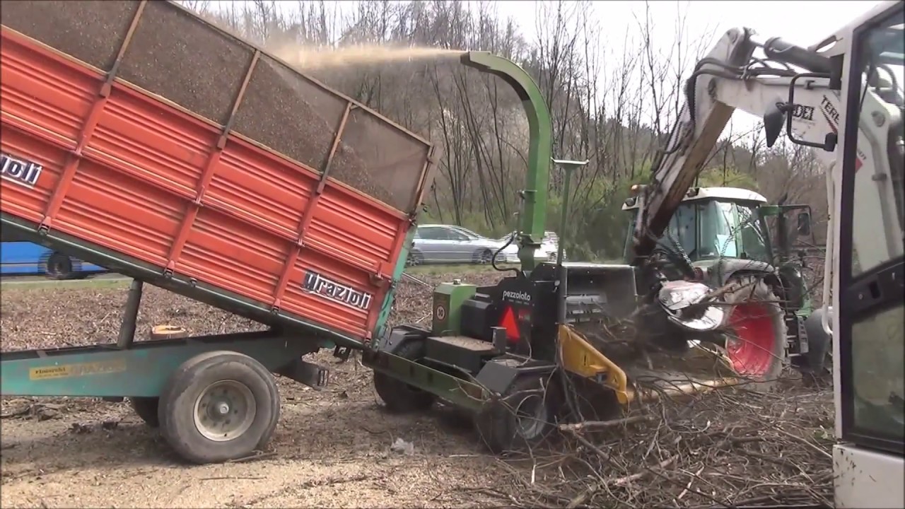 PEZZOLATO PTH 40.70 MULTICUT-Cippatore a tamburo/Drum chipper powered by 115 Hp tractor FENDT's PTO