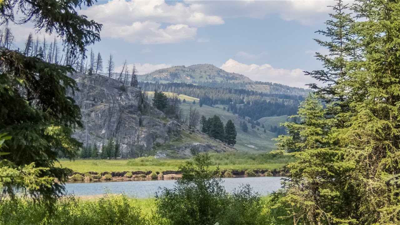 Hiking The Slough Creek Trail! Driving Lamar Valley! Yellowstone National Park!