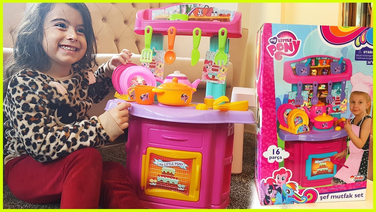 My Little Pony 16 Par&ccedil;a Şef Oyuncak Mutfak Seti, A&ccedil;tık ve Evcilik Oynadık l Oyuncak A&ccedil;ma Videoları