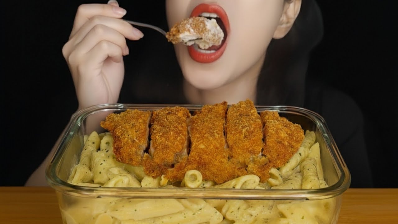ASMR EATING WHITE SAUCE CREAMY ALFREDO PASTA, CRISPY FRIED CHICKEN MUKBANG | MUKBANG COCO #foryou 
