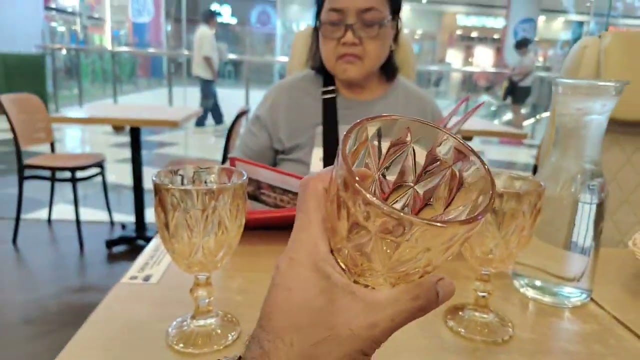 Samahan ninyo ako silipin ang passenger Seat. Restaurant dito lang yan sa Sm san mateo! Rizal! 