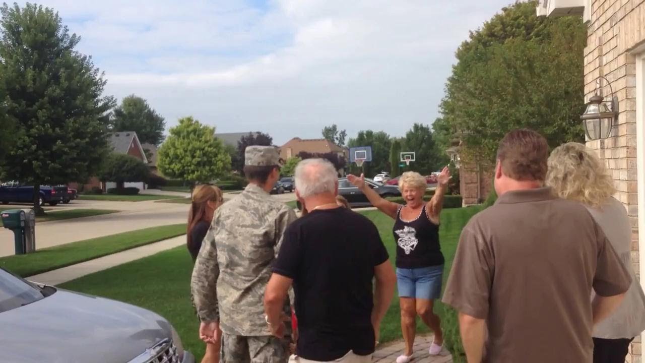 US Soldier Homecoming Surprise On Labor Day