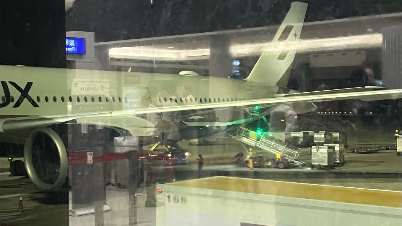 Trip Report STARLUX Airlines Airbus A350-900 Taipei to Seattle Premium economy 