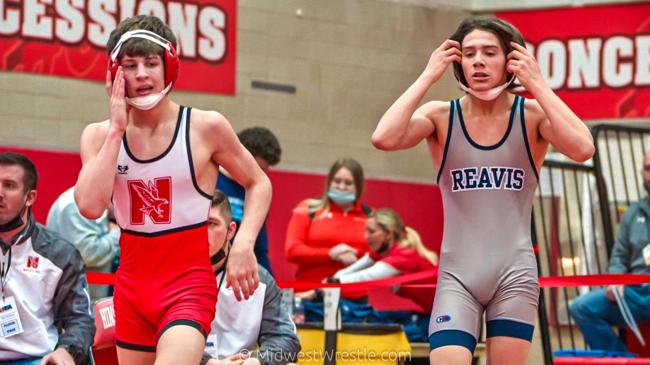 113 – Vladimir Vasquez {G} of Reavis IL vs. Ty Martin {R} of Naperville Central IL