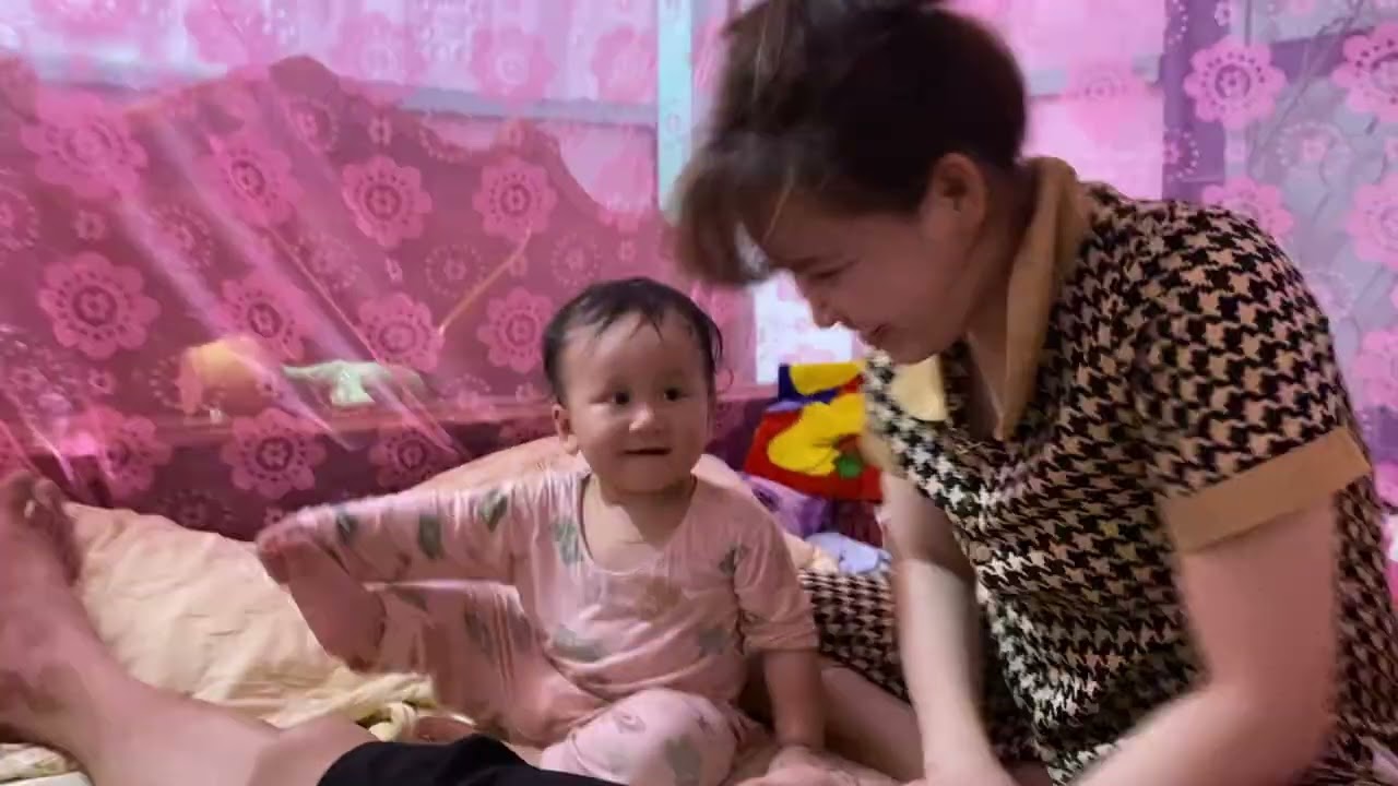 Ba bị hai mẹ con ăn hiếp