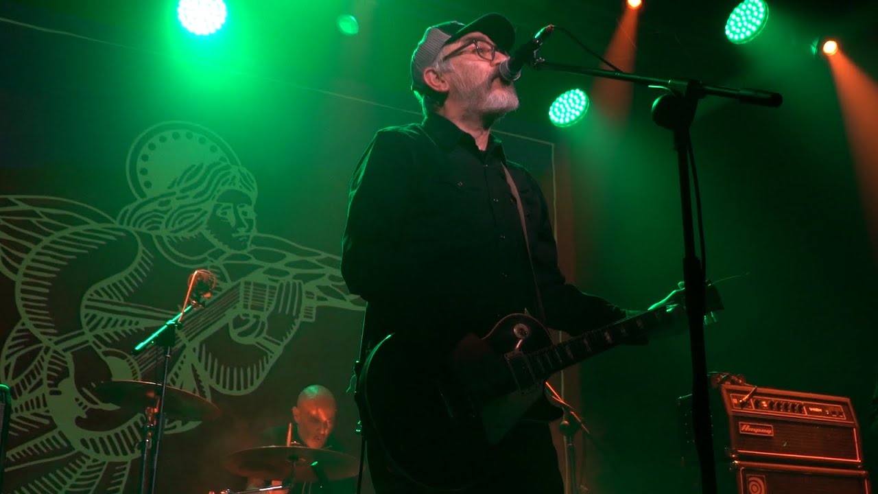Surfin' Bichos - Un perro feliz + La luz en tus entrañas (directo en La Sala, Madrid, 30.01.2025)
