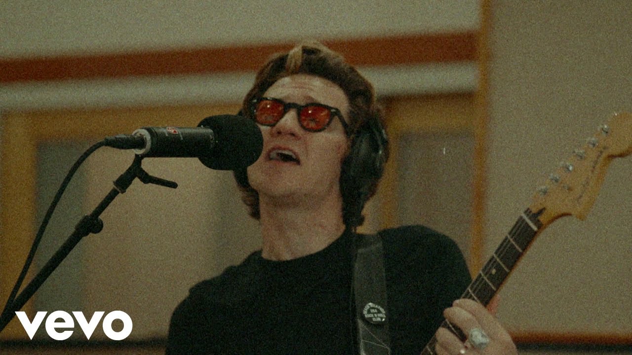 Beach Weather - Chit Chat (Live From Studio 606)