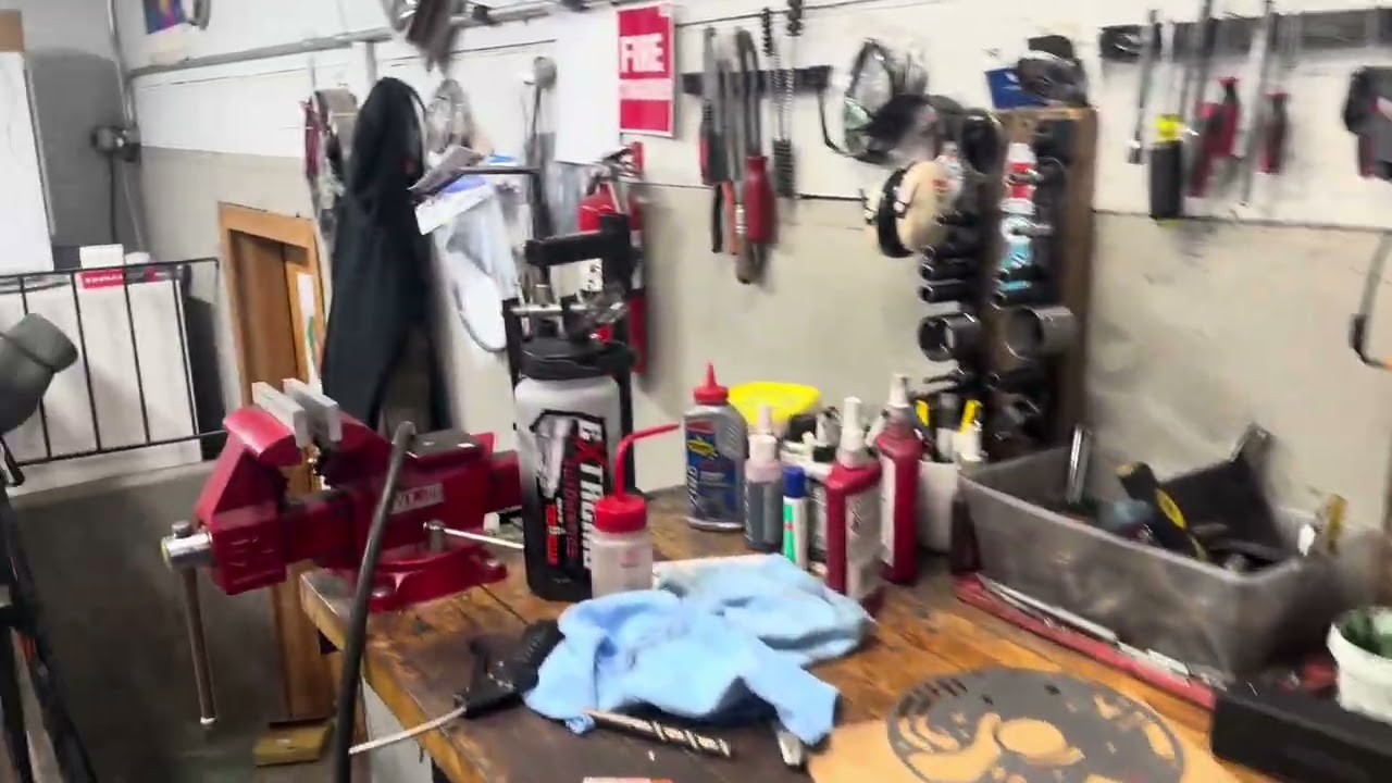 Turbo 400 case mods for center lube and pre converter dump valve 